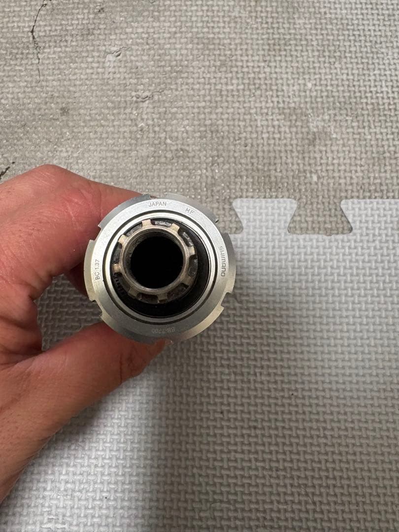 シマノ BB-7700 109.5mm 68BSA NJS 回転良好