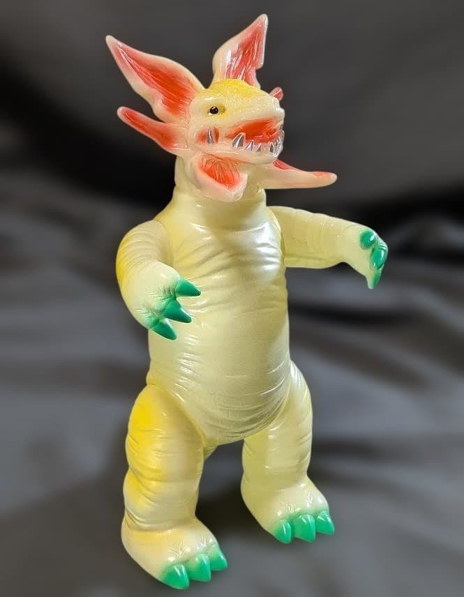 ガボラ 蓄光版「ウルトラマン」登場怪獣（ブルマァク復刻）ソフビフィギュア