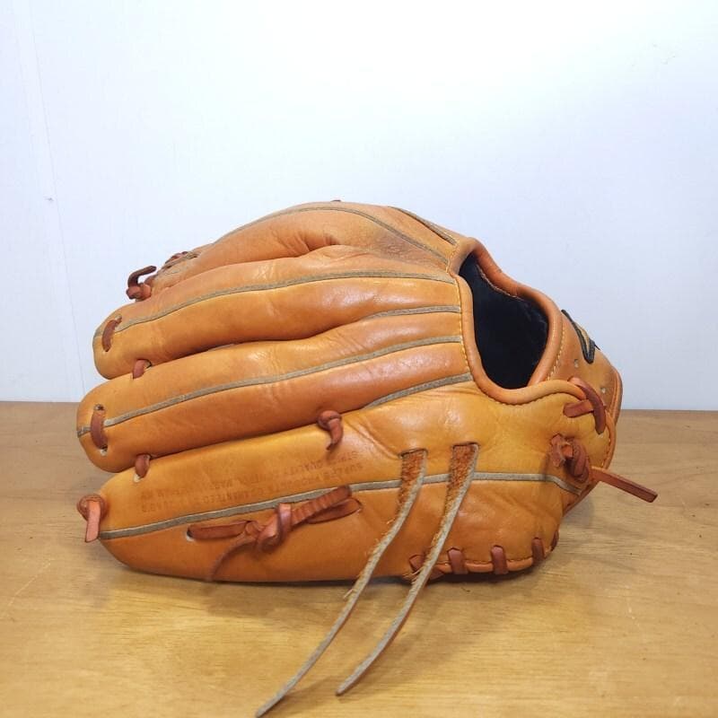 ミズノ 坂本勇人モデル Professional 内野用 軟式グローブ