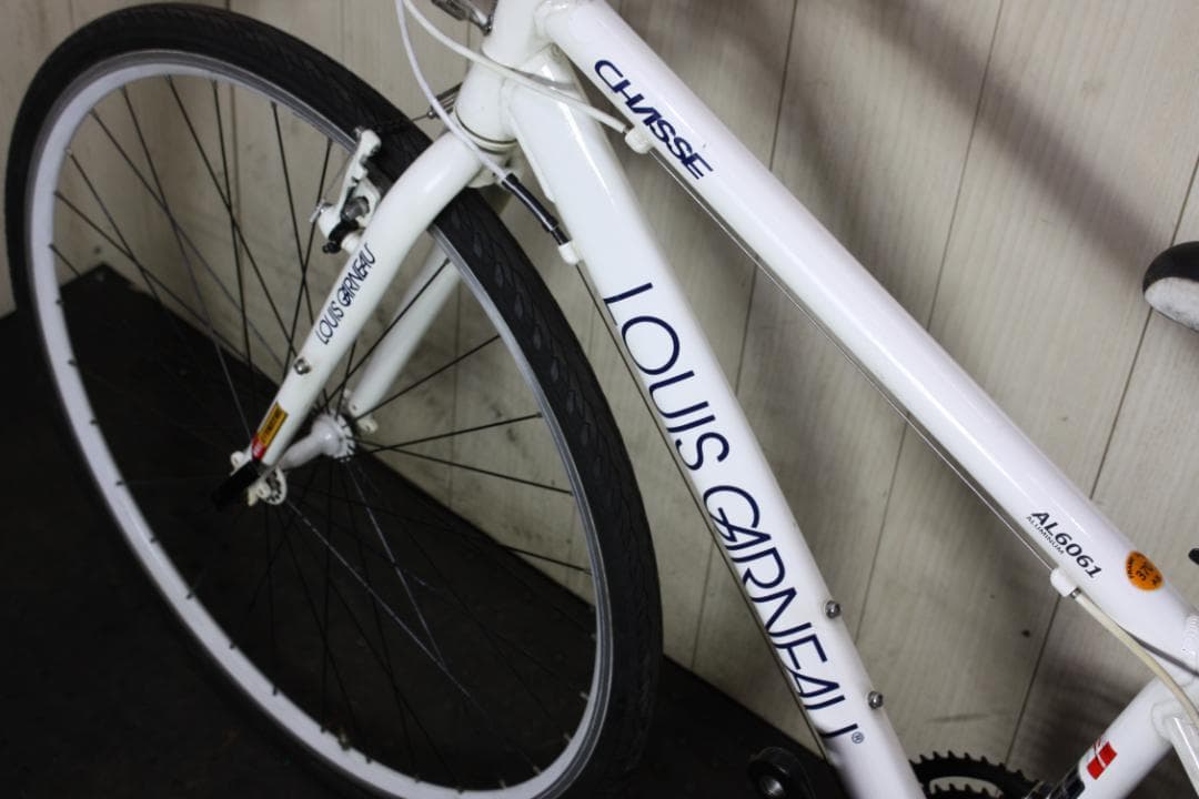 ルイガノLGS-CHASSE 700C アルミ 24速 370mm 白クロス