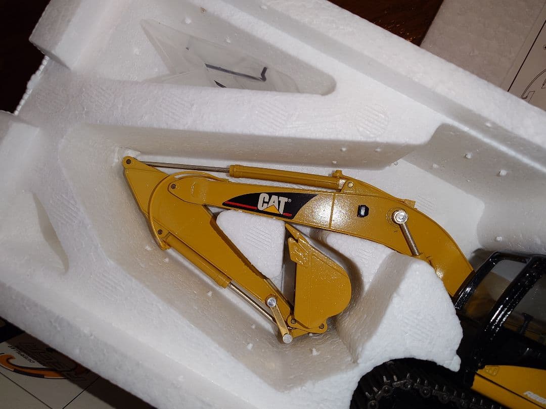 CAT キャタピラー社　油圧ショベル　スケール模型