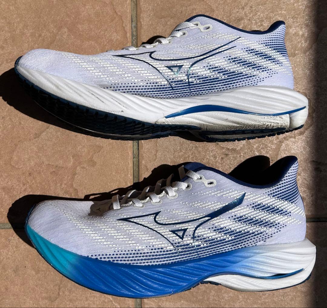 美品　Mizuno ウェーブライダー28 27.5cm