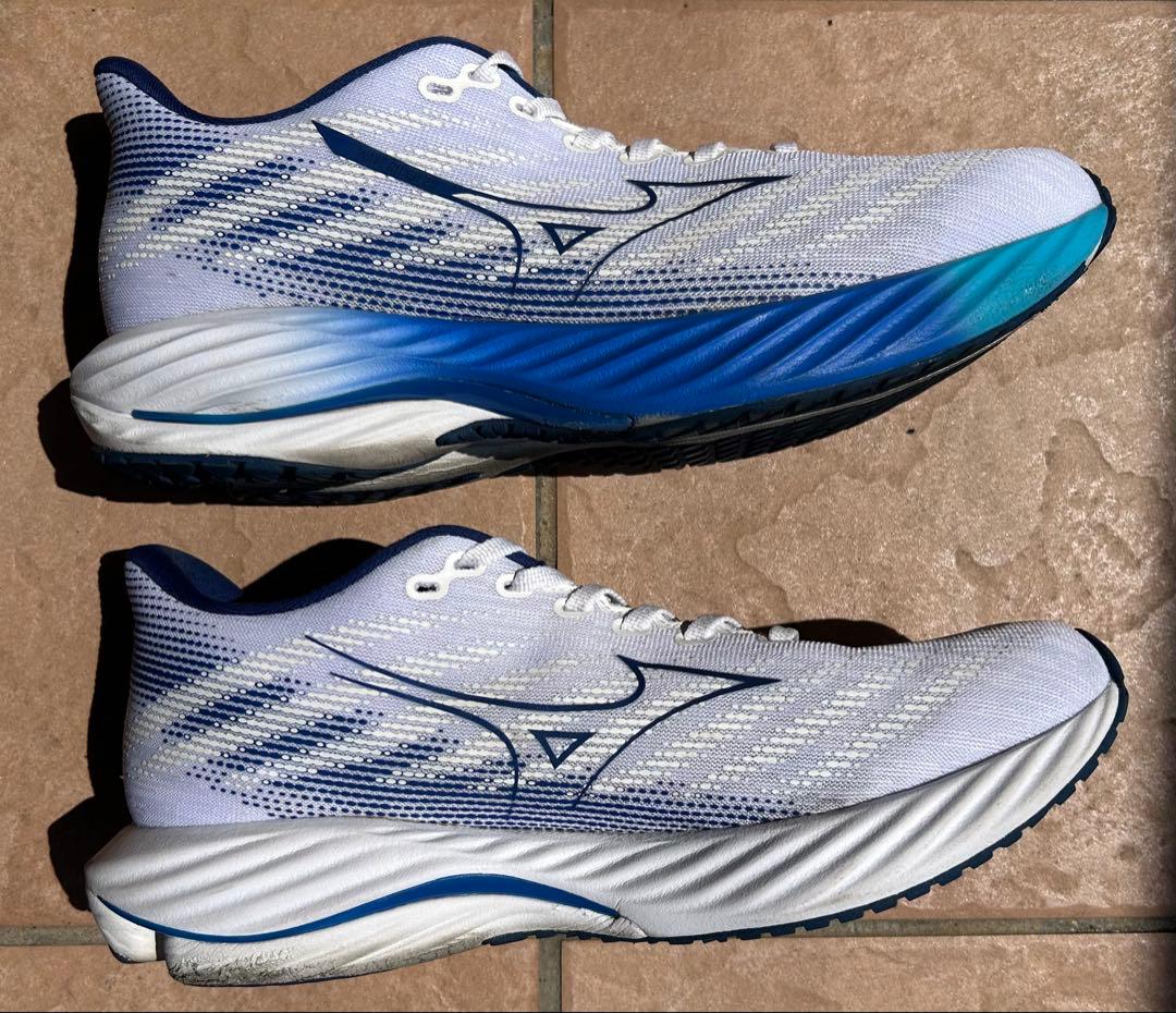 美品　Mizuno ウェーブライダー28 27.5cm