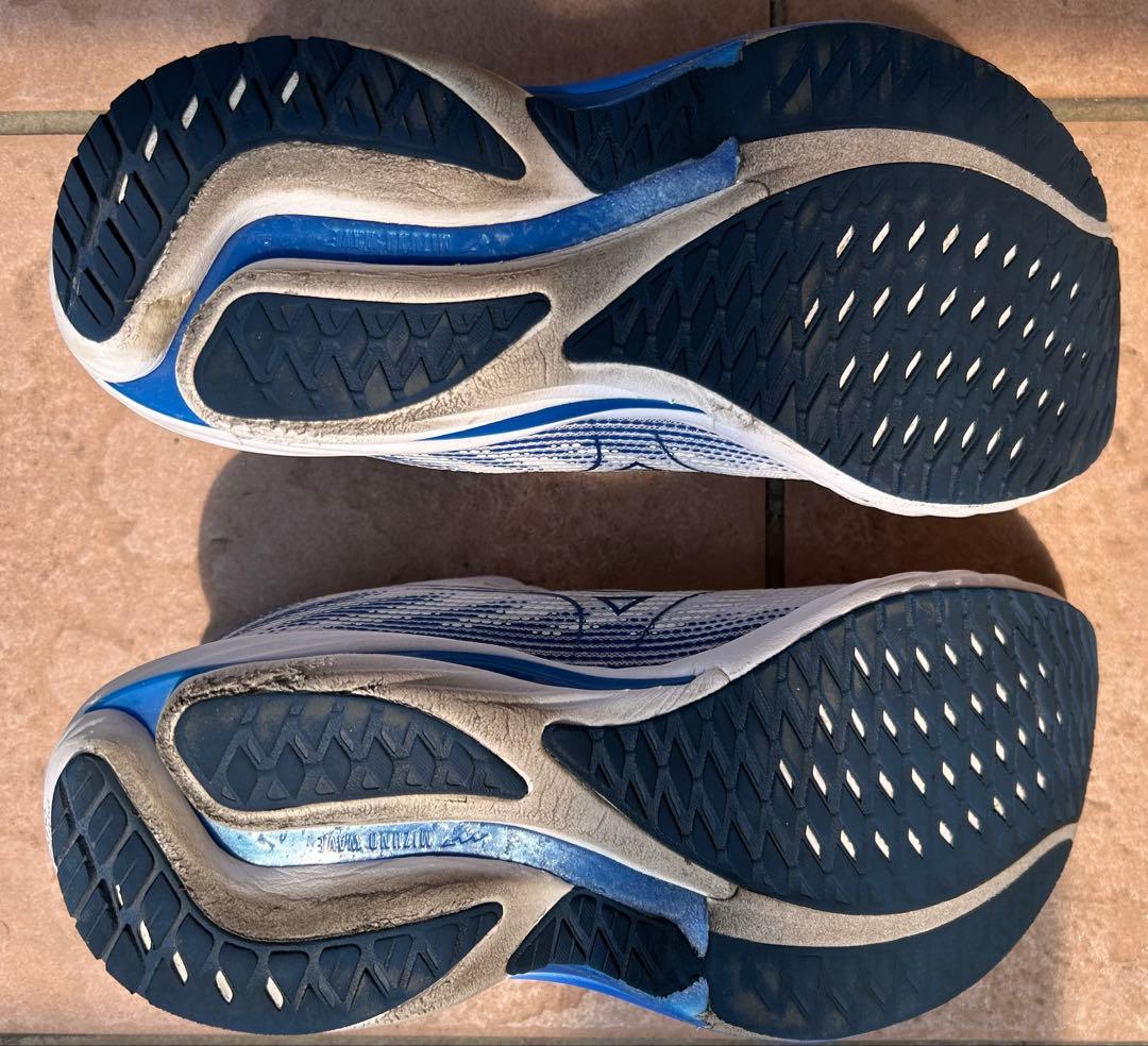 美品　Mizuno ウェーブライダー28 27.5cm