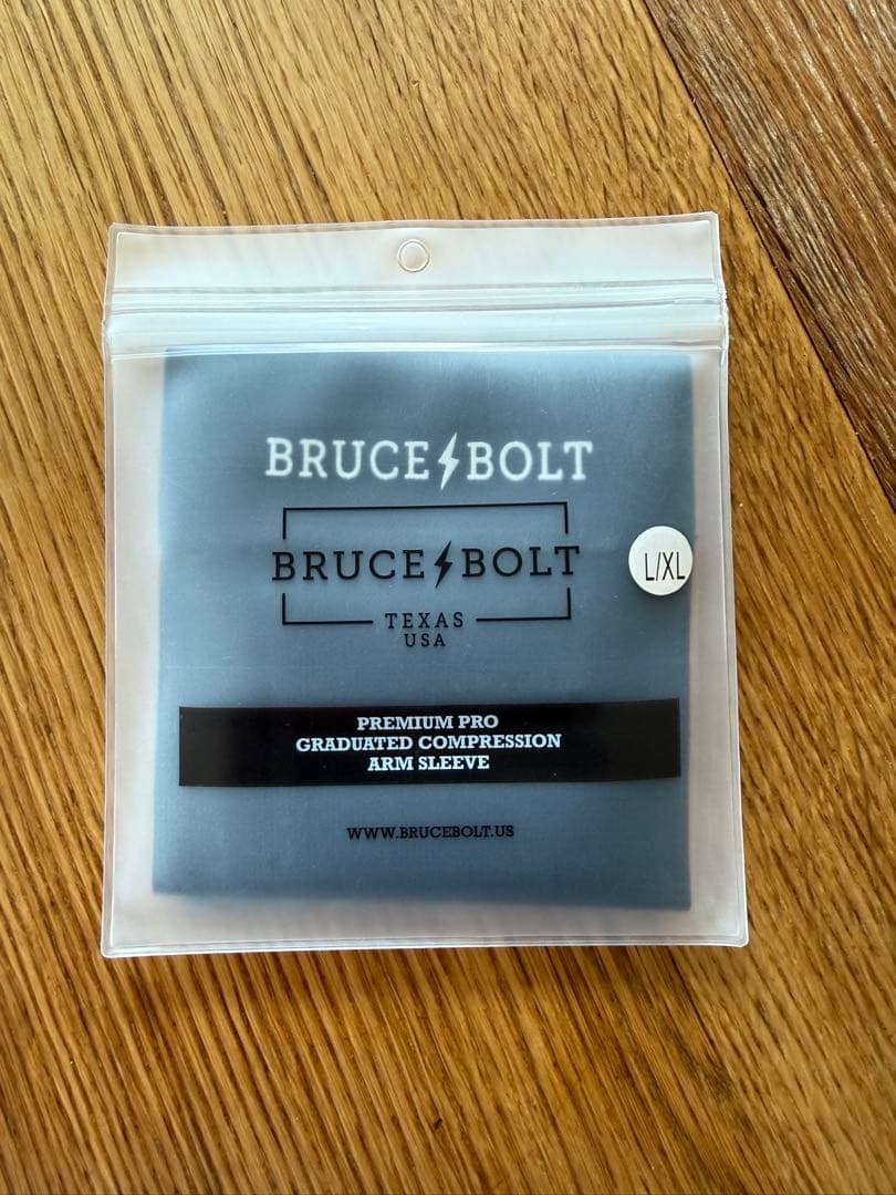 BRUCE/BOLT コンプレッションアームスリーブL/XL NAVY