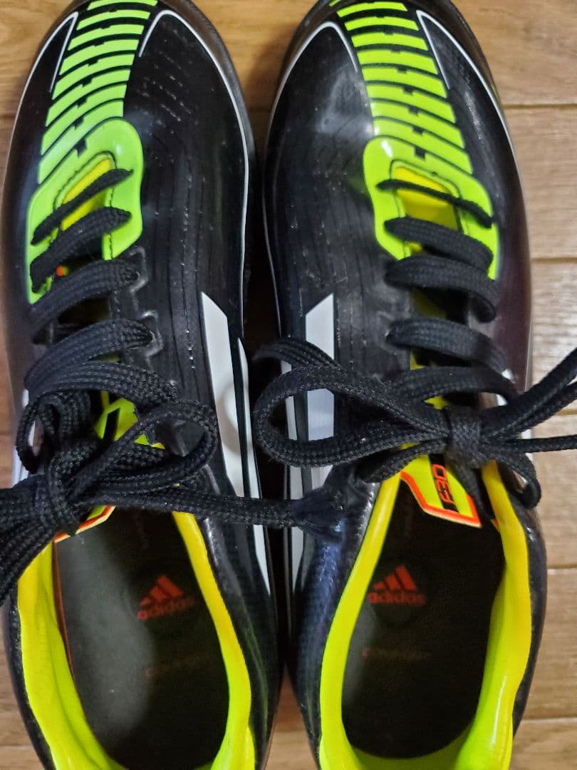 アディダス　F30 TF