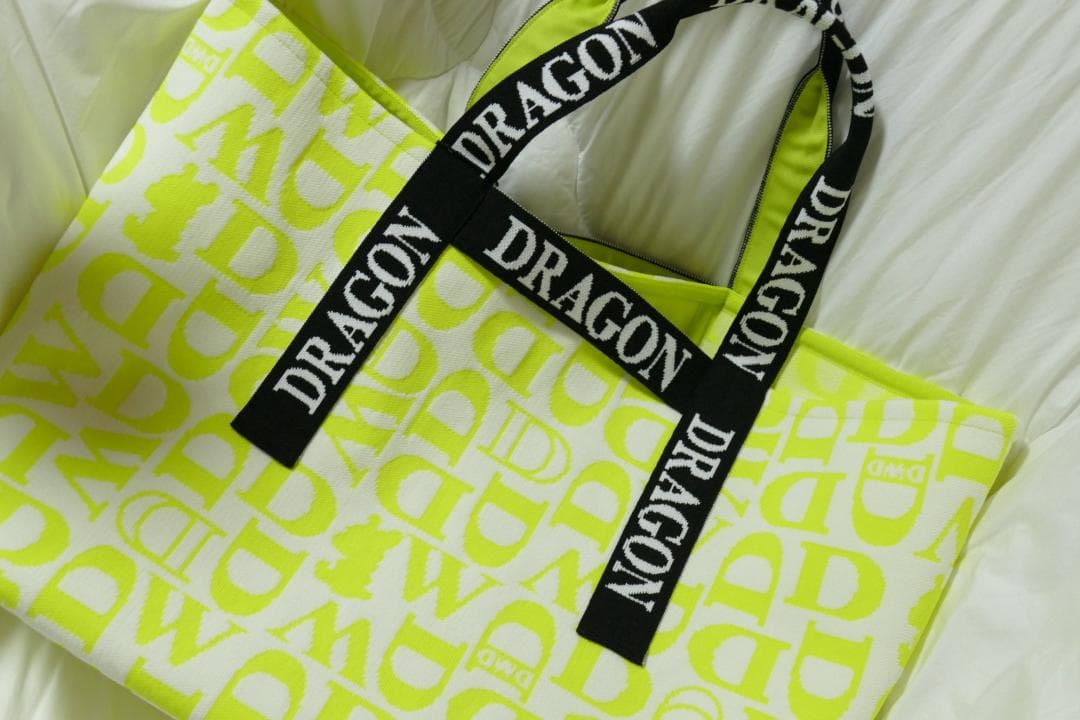 ★新品★ダンスウィズドラゴン★ニット素材トートバッグ★YE