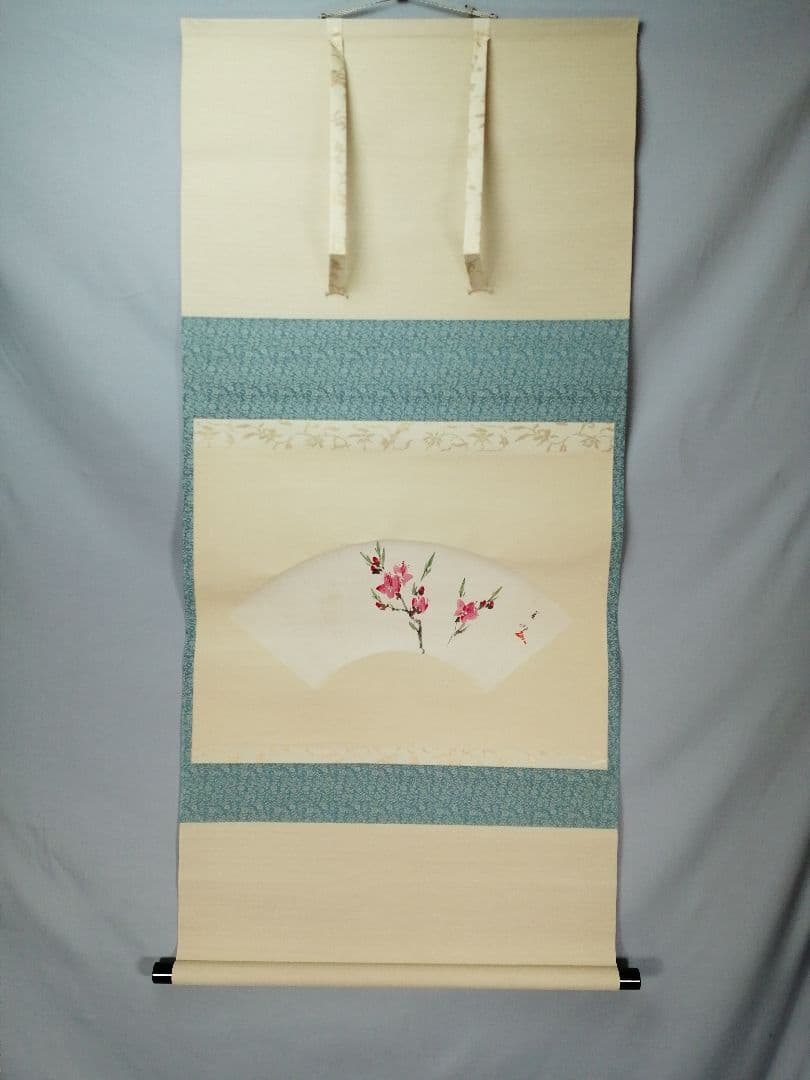 【茶道具】須磨夏郷(須磨対水息子)筆「扇面梅図」　茶掛　待合掛け　軸B903