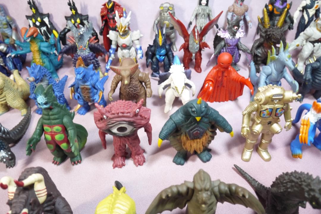 ウルトラ怪獣シリーズ500　怪獣ソフビ　69体