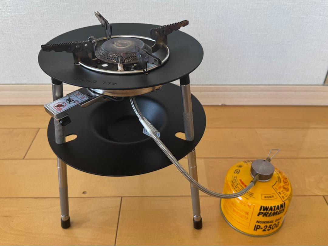 ポータブルガスコンロ、ガスコンロスタンド、風除けの3点セット‼️