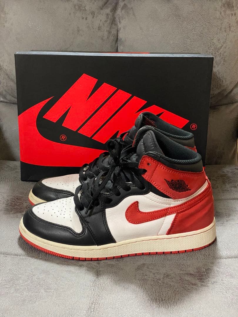 Nike Air Jordan 1 赤黒白 シューズ