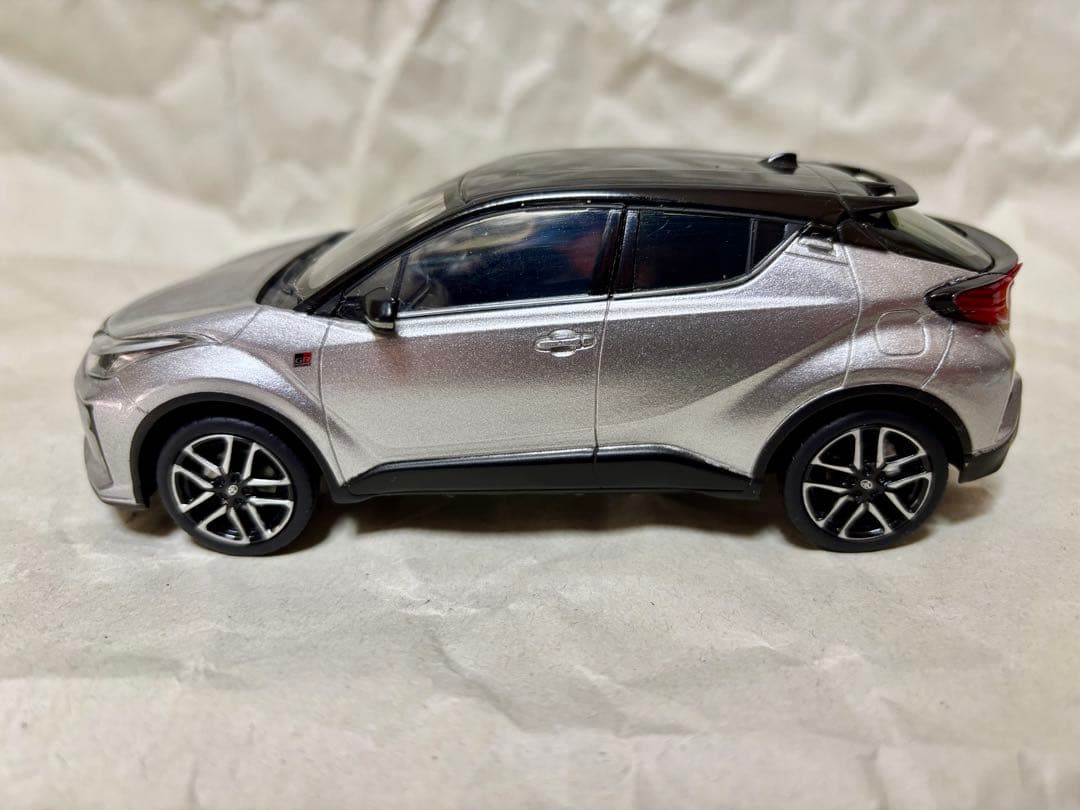 C-HR GR SPORT　カラーサンプル ミニカー　ブラック×メタルストリーム