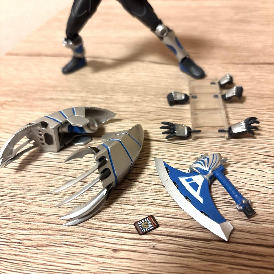 【美品】S.H.Figuarts 仮面ライダータイガ 仮面ライダー龍騎 バンダイ