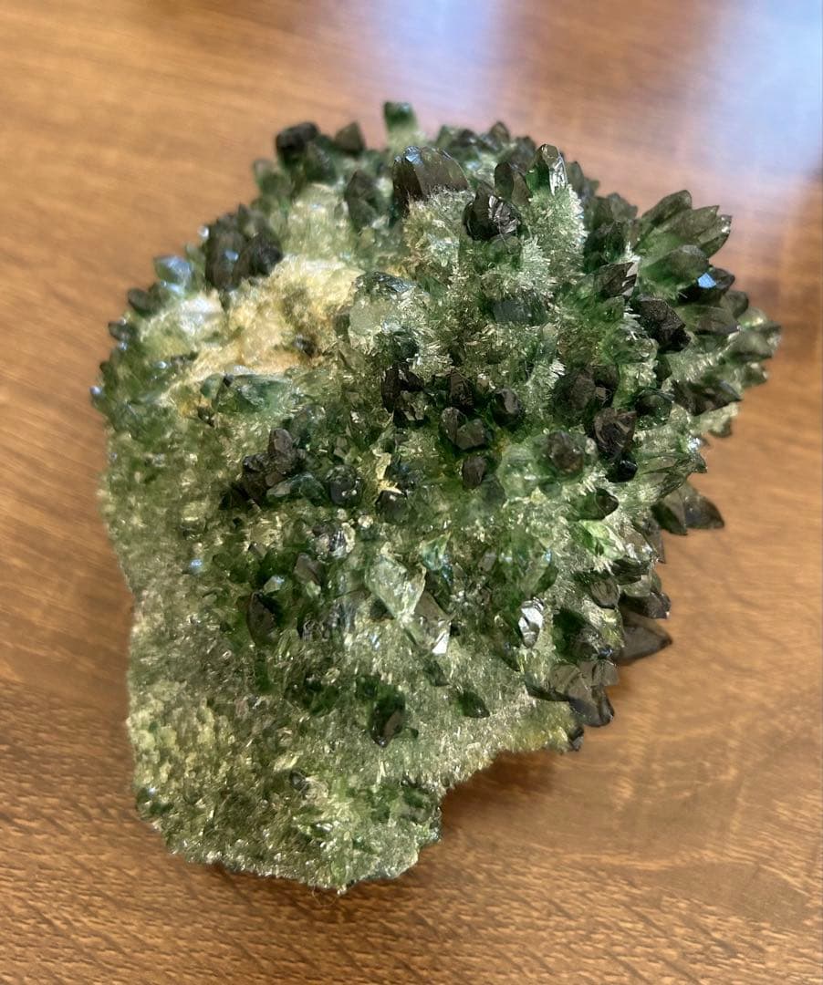 緑水晶　クラスター　約1kg　水晶　天然石