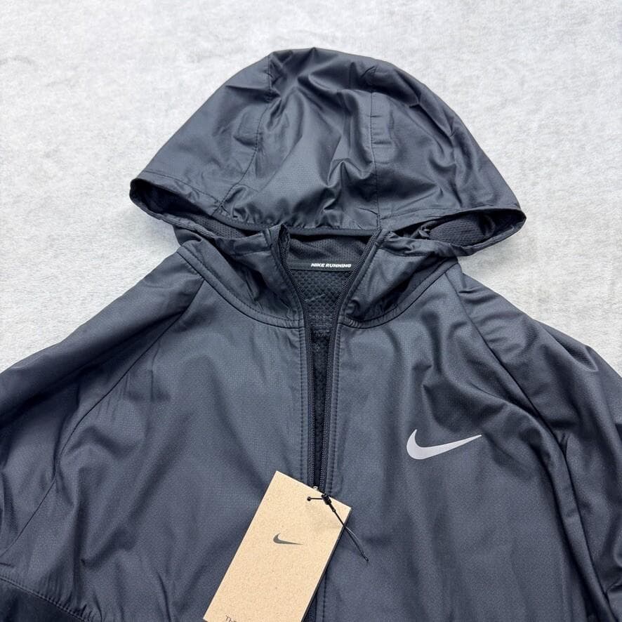 Mサイズ 新品 NIKE 撥水 ランニング フーディ マイラー