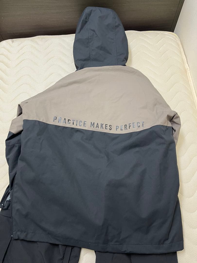 ANTISM スノーボードウェア フード付き（Ｍ）/ウェアパンツ（Ｌ）