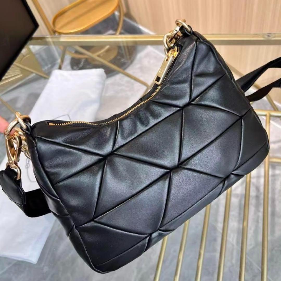 PRADA プラダ　ショルダーバック 新品未使用