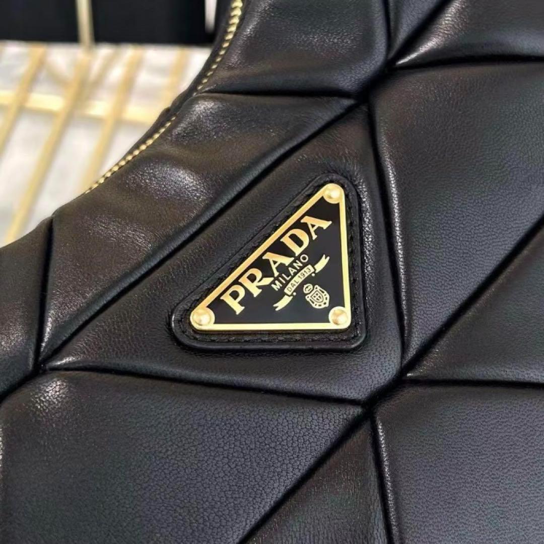 PRADA プラダ　ショルダーバック 新品未使用