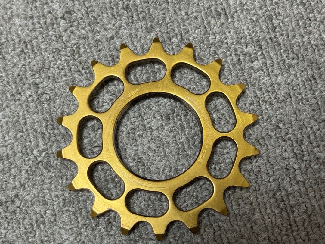 NOVACORONA ノバコローナ チタン コグ 18T