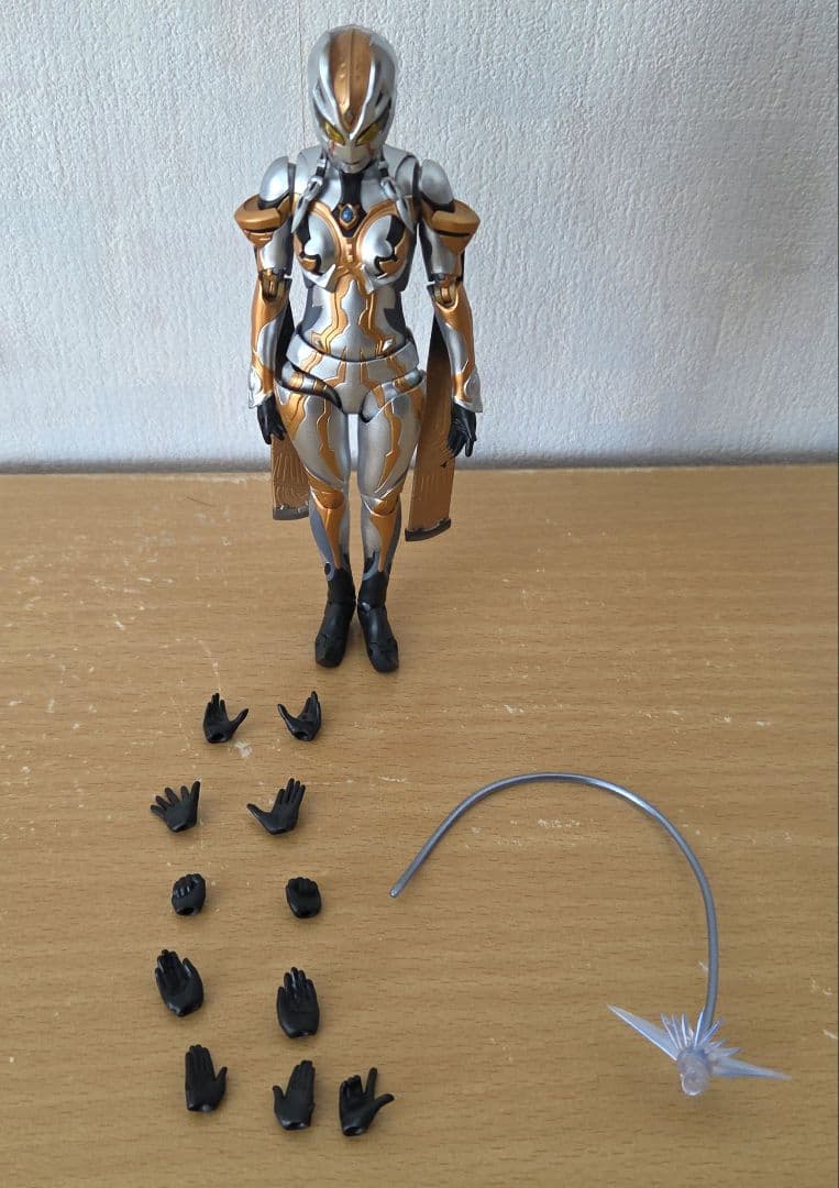 S.H.Figuarts カルミラ　ウルトラ怪獣DX メガロゾーア