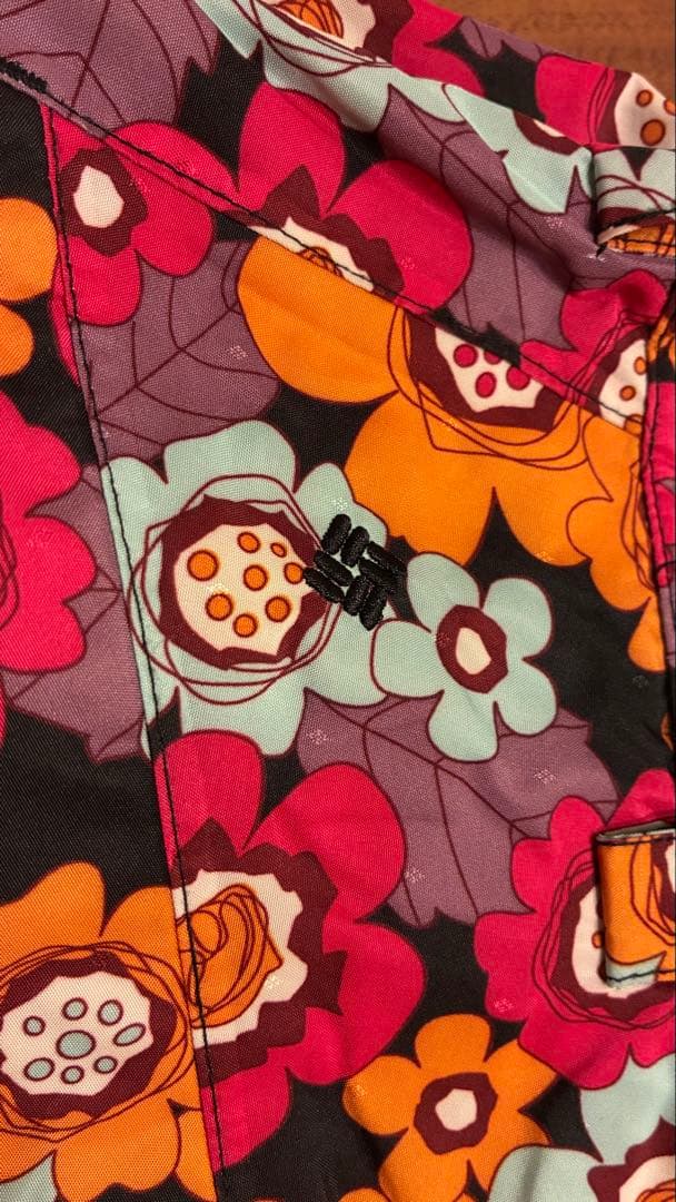 【美品】Columbia花柄スノーボードウェア 女性用