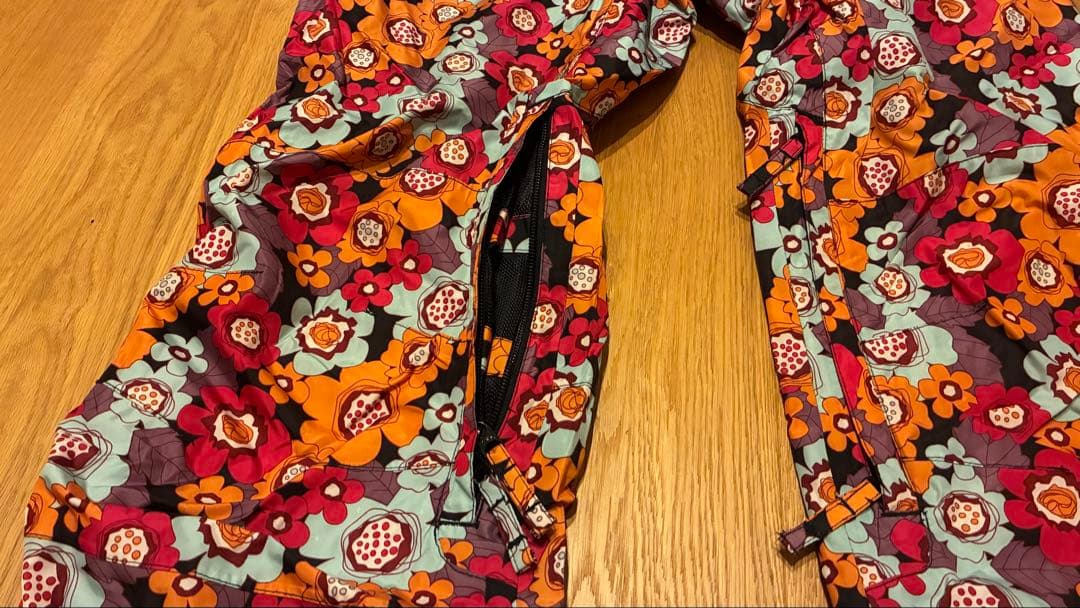 【美品】Columbia花柄スノーボードウェア 女性用