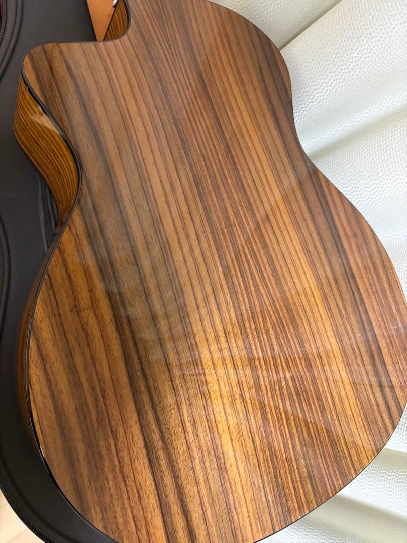 Taylor 214ce Plus ハードケース付き