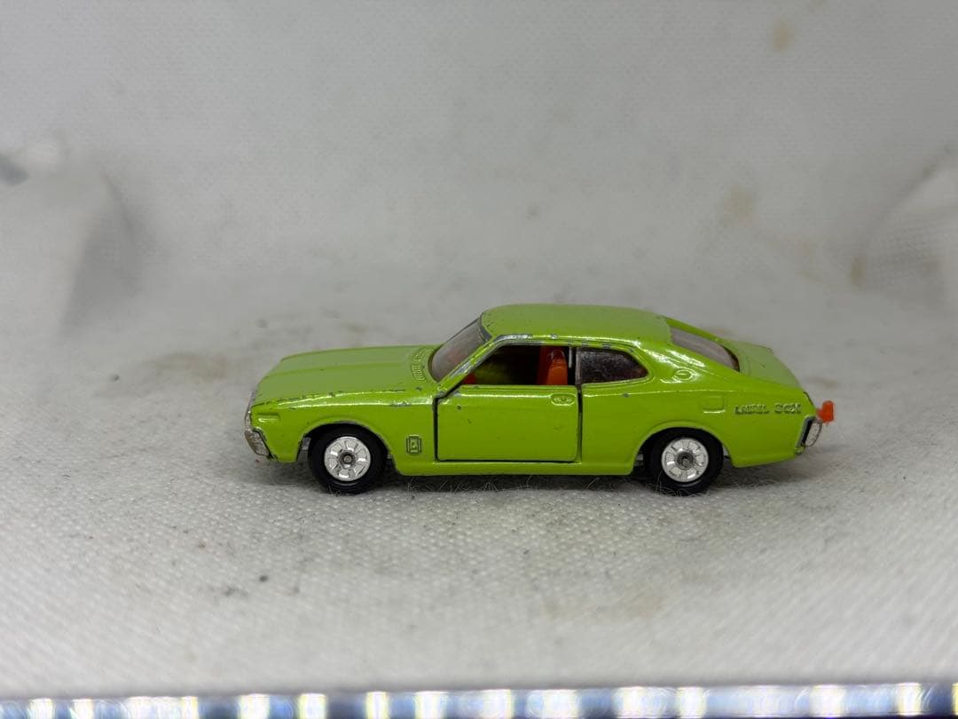 トミカ No.8 日産 サニー1200GX ・NO.74 日産 ローレルGSX