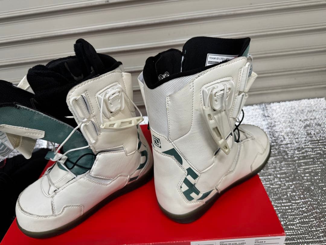 TEAM ID LTD.LARA 23.5センチ　《インナーはバートン》