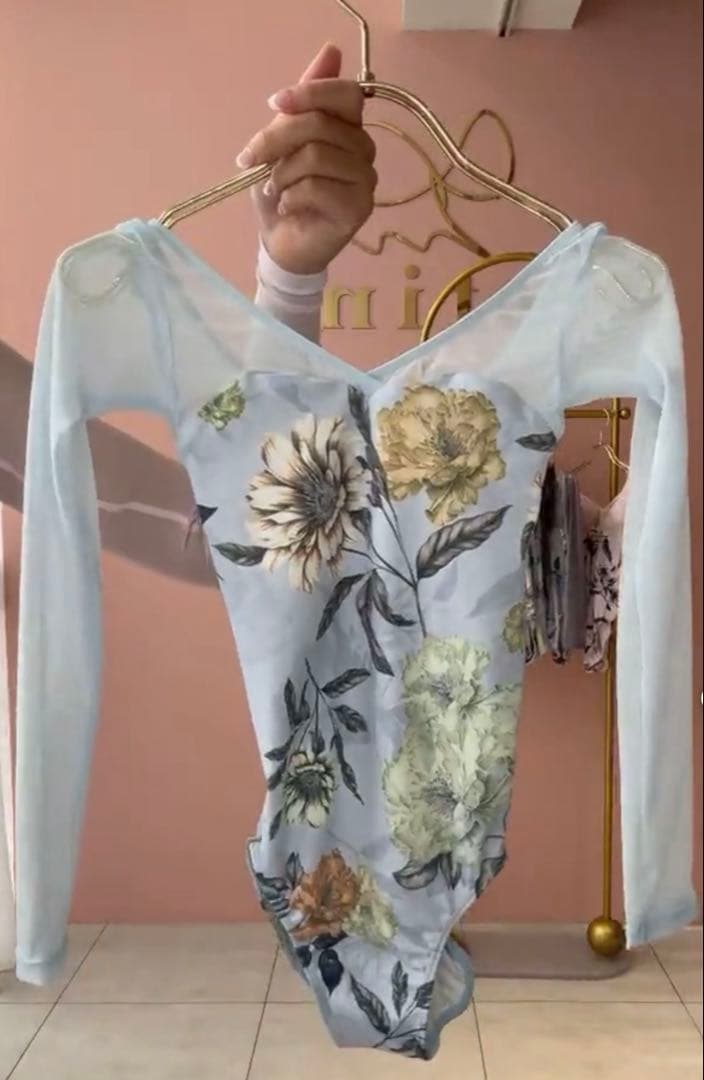 新品 スティナ stina 大人気 レオタード M 完売品