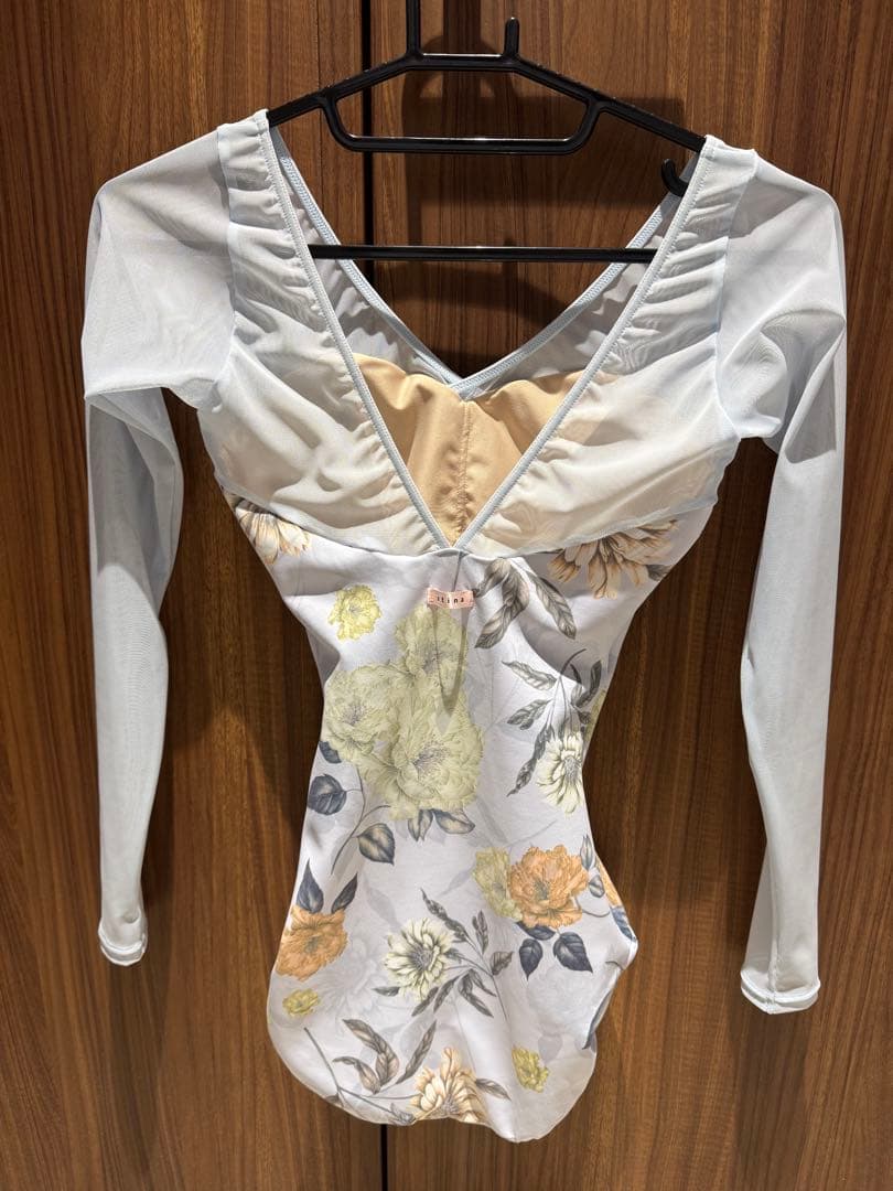 新品 スティナ stina 大人気 レオタード M 完売品