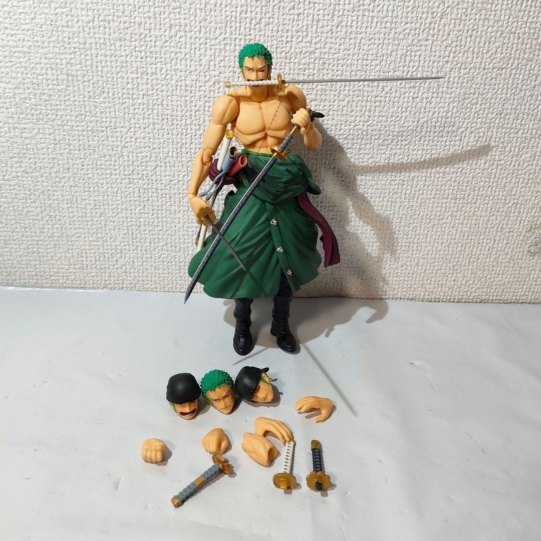 ☆　ヴァリアブルアクション　フィギュアーツ　ワンピースフィギュア　ゾロ　☆