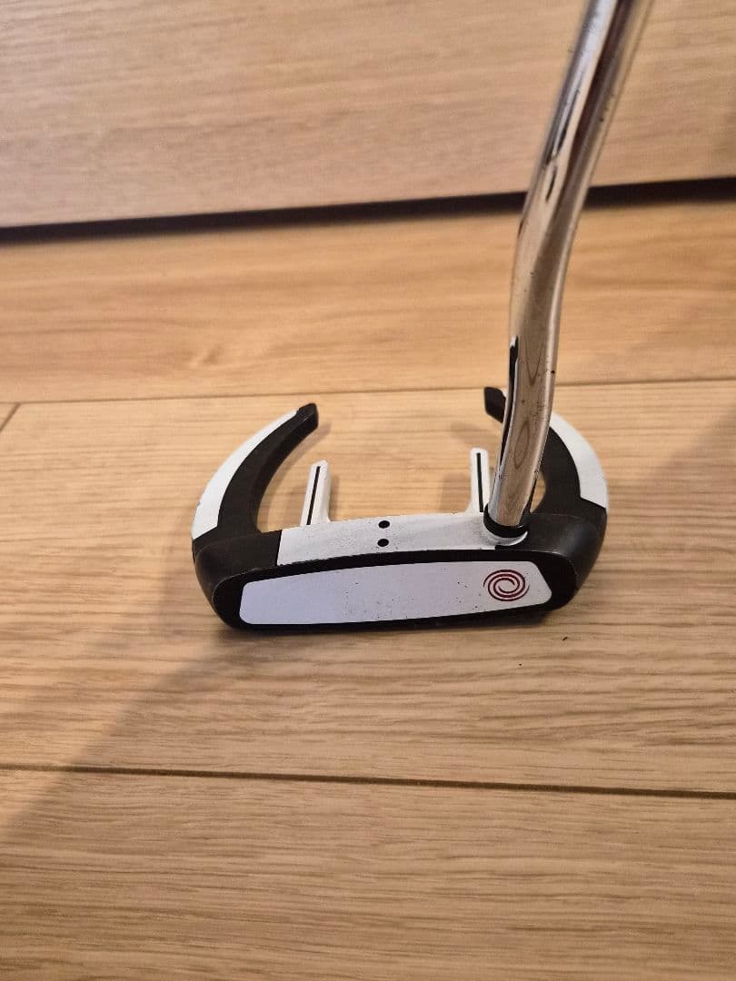 オデッセイ VERSA SABERTOOTH ブラック 33インチ パター
