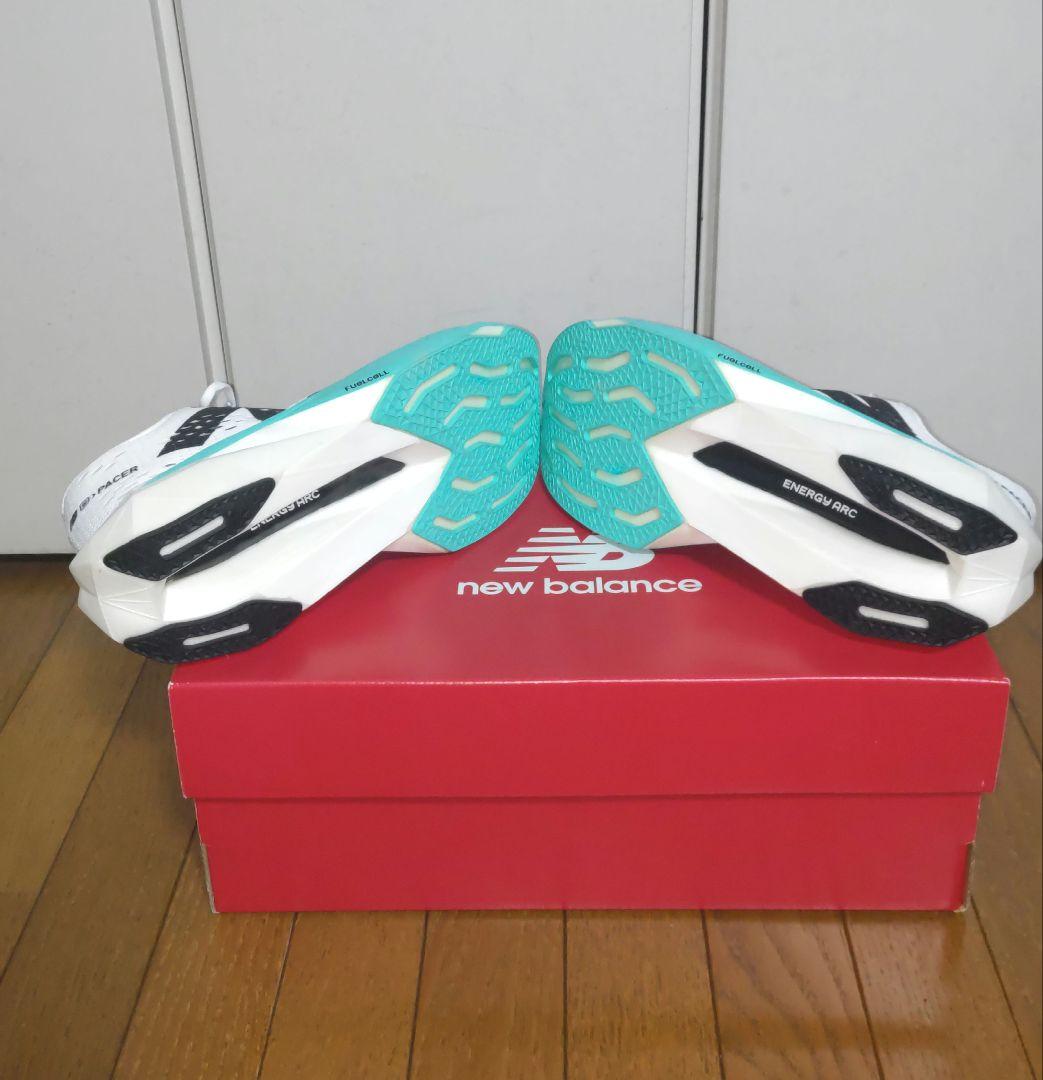 New Balance ニューバランスFuelCell ヒューエルセル25センチ