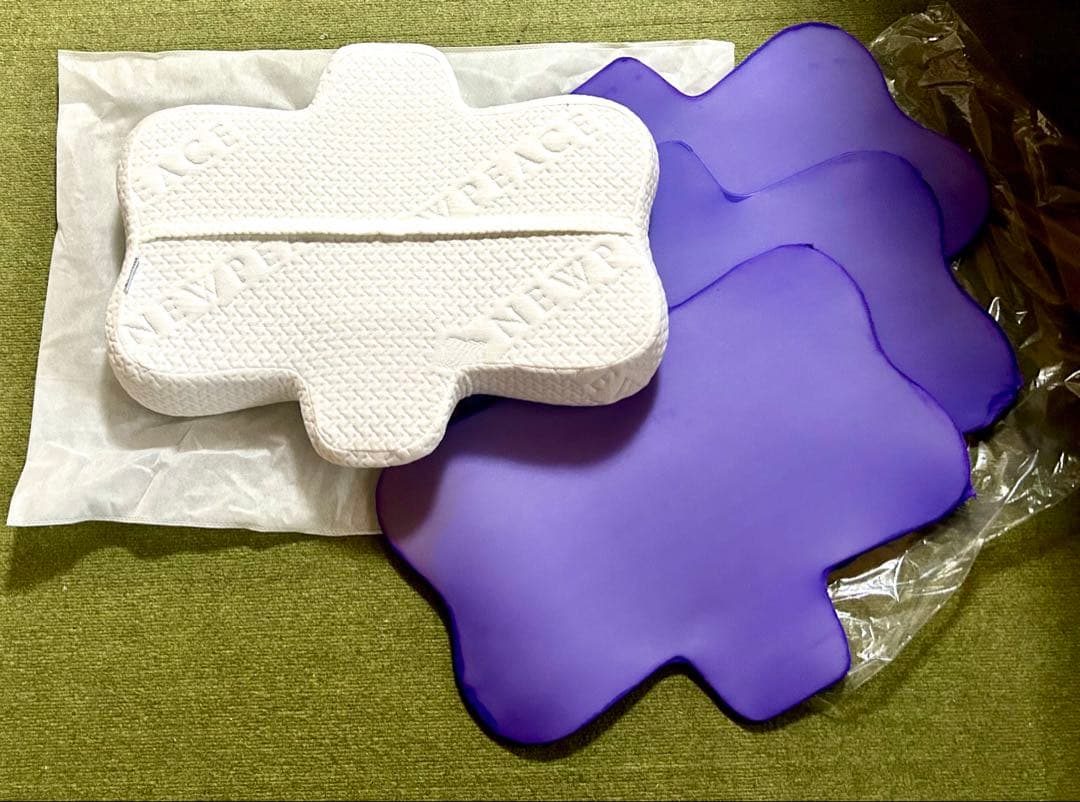 リファ　枕　ニューピースリリースNEWPEACE Pillow Release