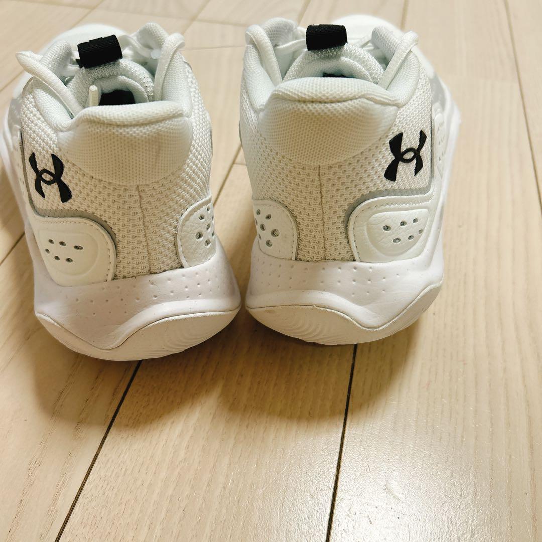 Under Armour バスケットボールシューズ ホワイト 27cm