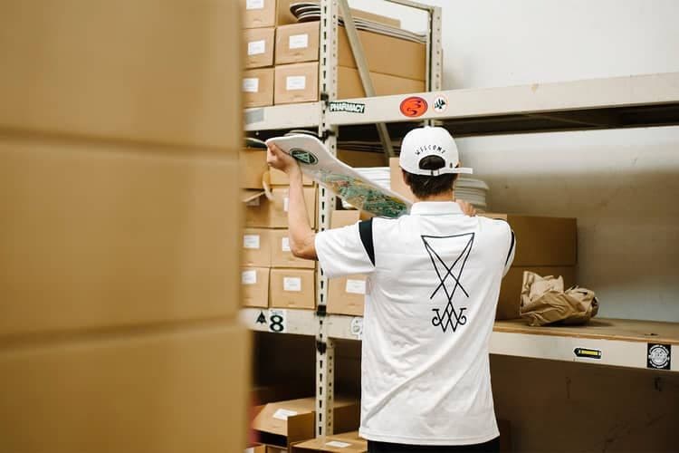 美品　adidas x welcome skateboards ゲームシャツ