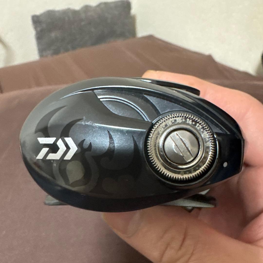 AOMダイワ ベイトリール タトゥーラ TATULA 7.1 SV TW