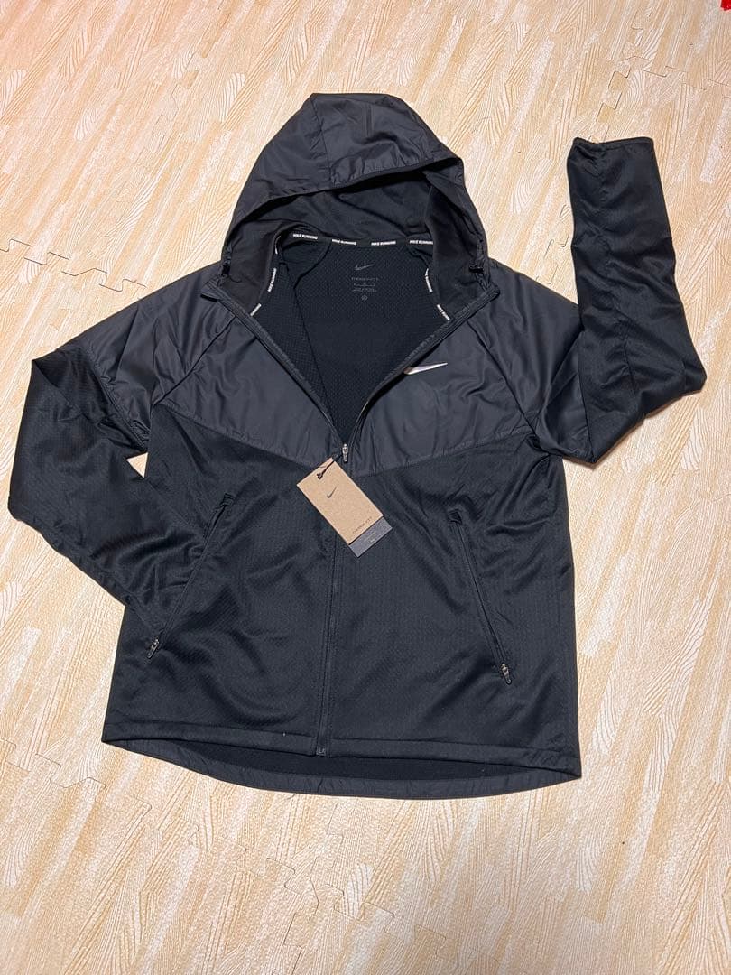 Nike フード付きウィンドブレーカー Sサイズ