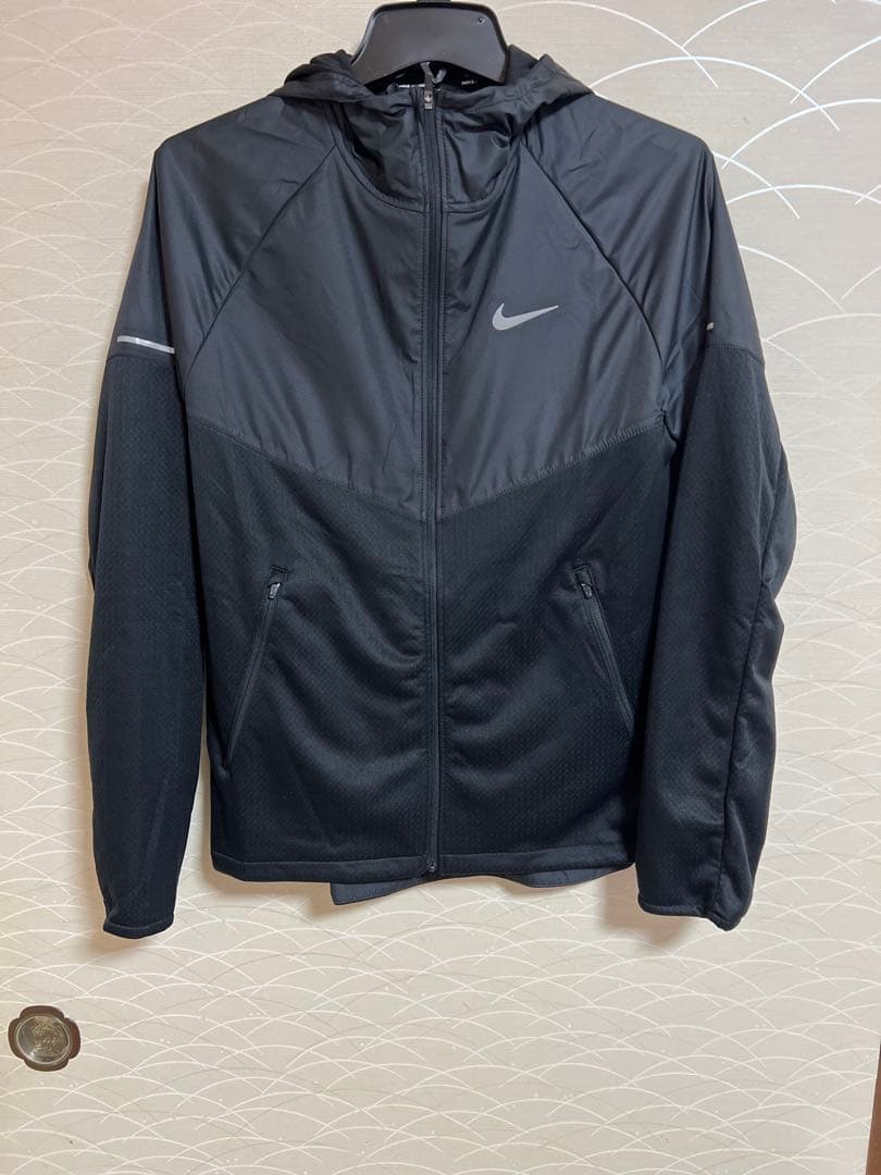 Nike フード付きウィンドブレーカー Sサイズ