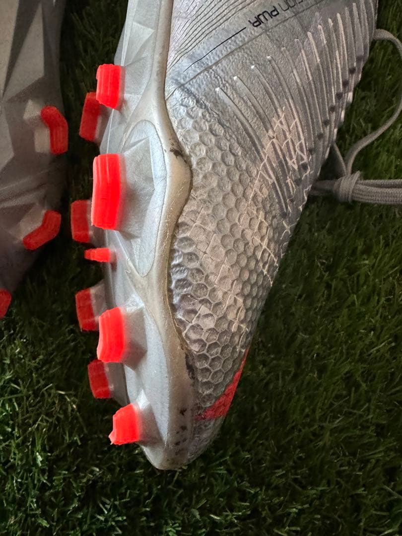 サッカースパイク　ナイキ　NIKE ファントム　ヴェノム　ベノム　FG 27