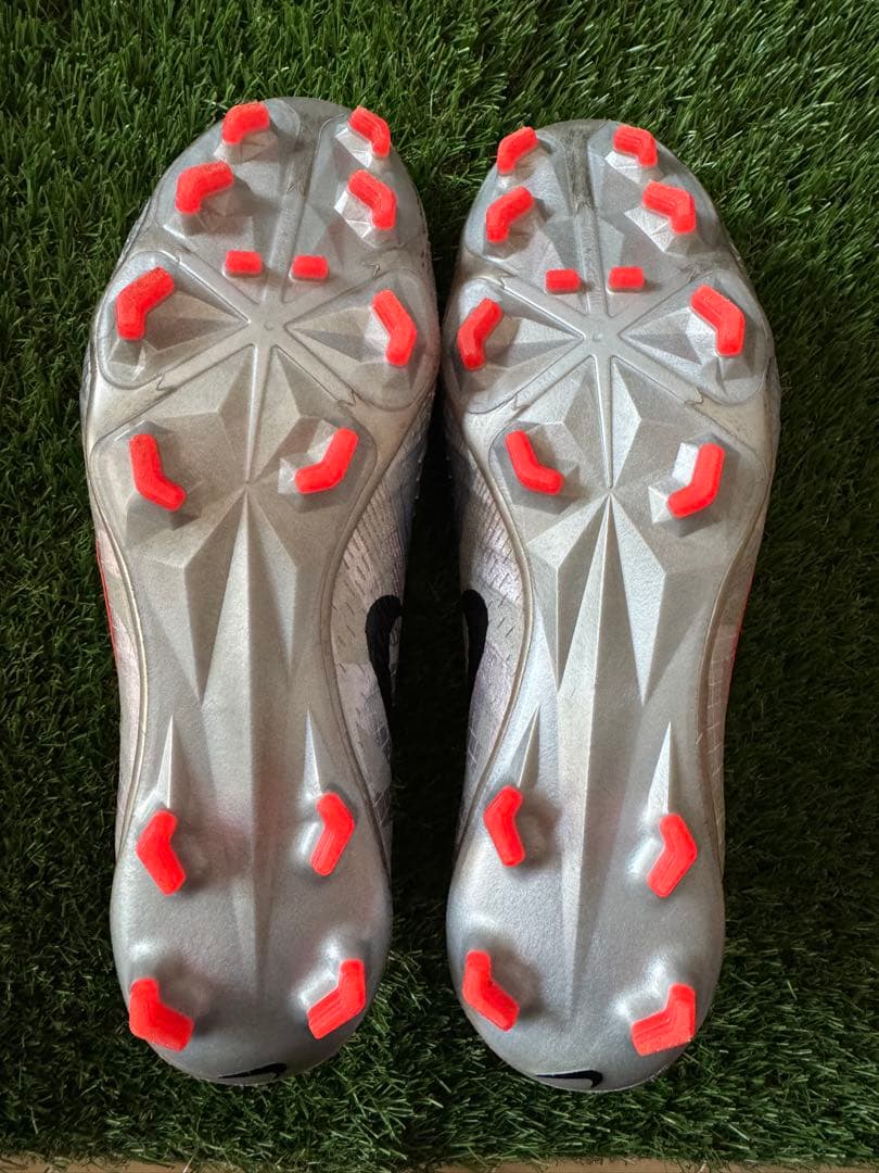 サッカースパイク　ナイキ　NIKE ファントム　ヴェノム　ベノム　FG 27