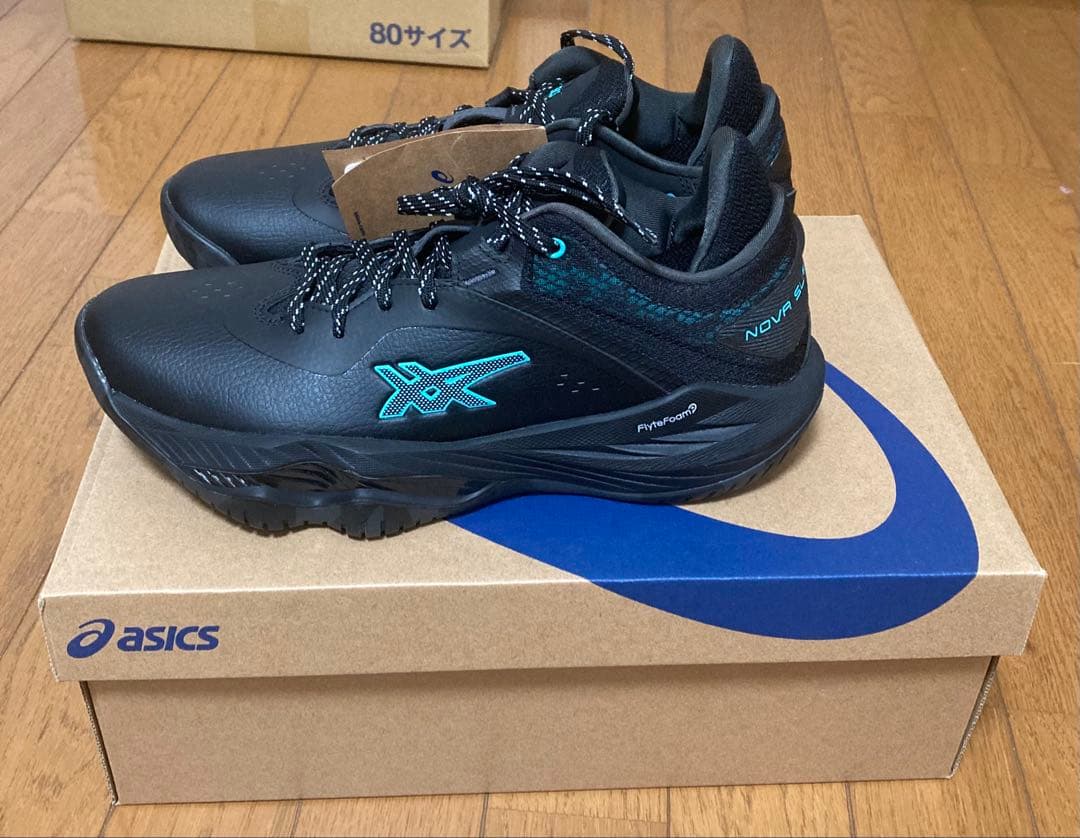 新品未使用品　ASICS NOVA SURGE LOW 26.0cm ブラック