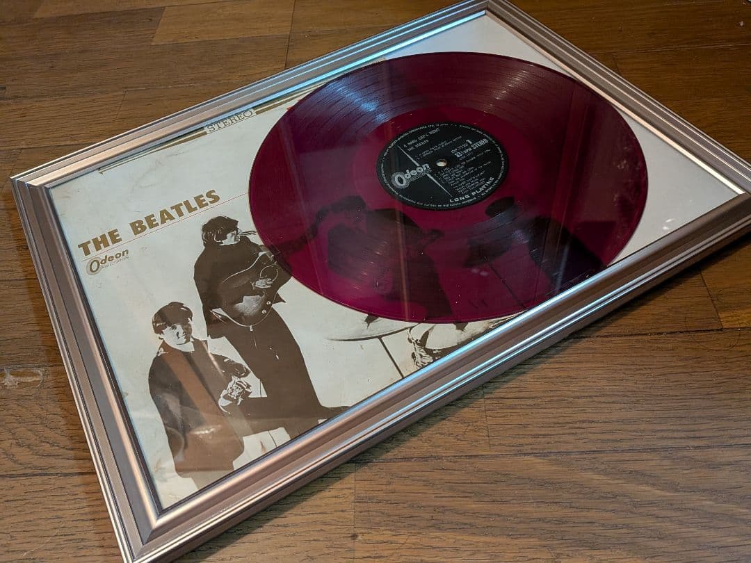 １９６２〜１９６６年当時物ビートルズ東芝音楽工業オデオン赤盤レコード額装品