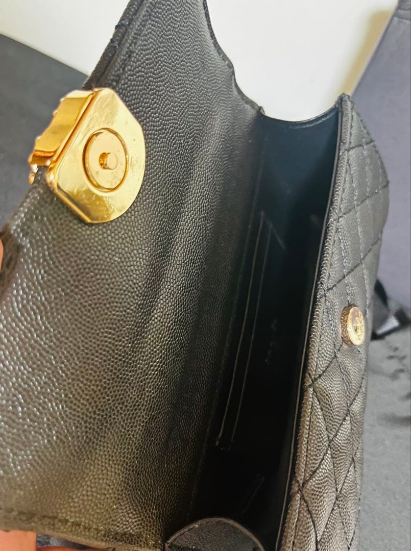 CHANEL シャネル チェーンショルダーバッグキャビアスキンレディース　ココ