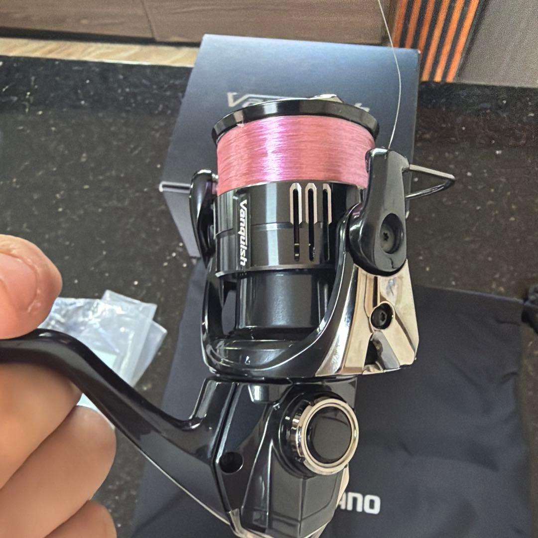 超美品　シマノ　Vanquish C2000SSS スピニングリール
