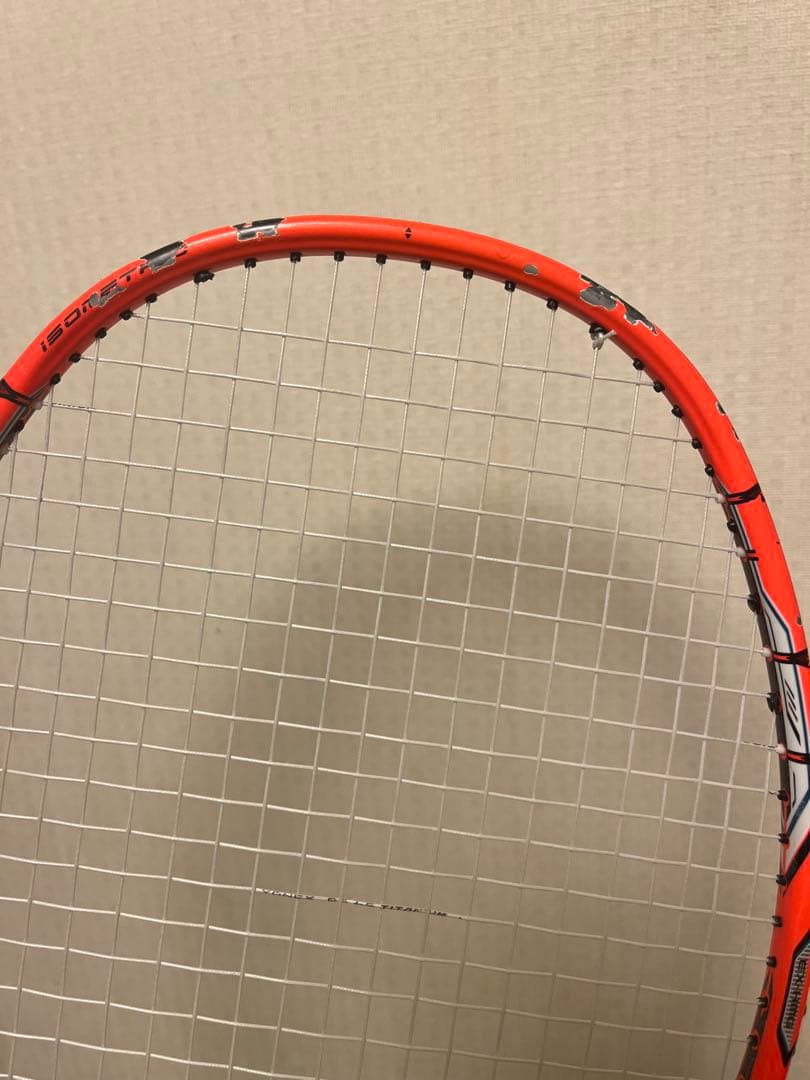バドミントンラケット オレンジ色　桃田