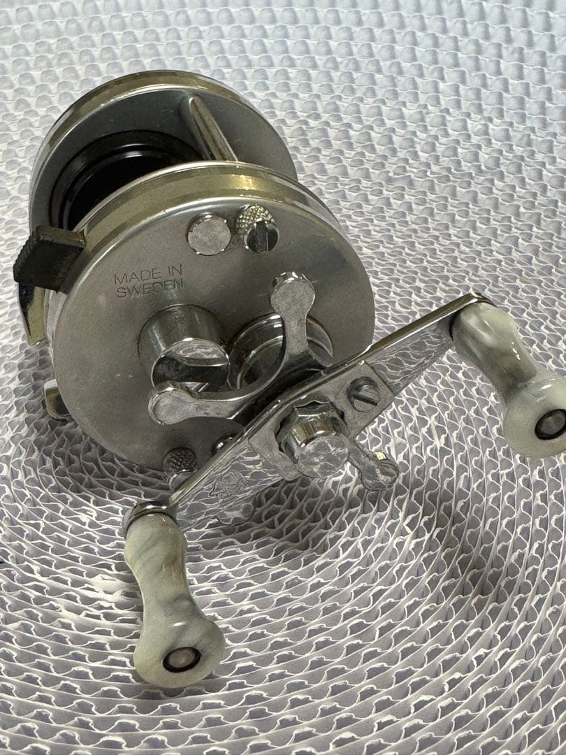 【美品】アンバサダー2500CI シルバー ￼カスタムショートハンドル