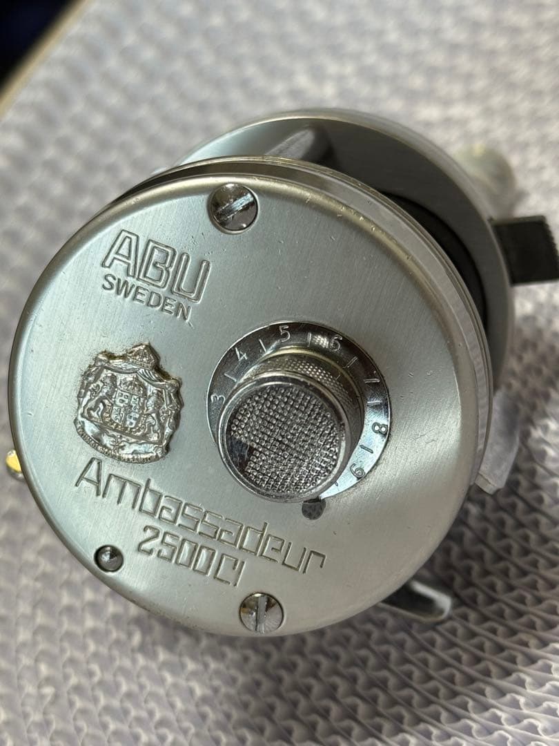 【美品】アンバサダー2500CI シルバー ￼カスタムショートハンドル