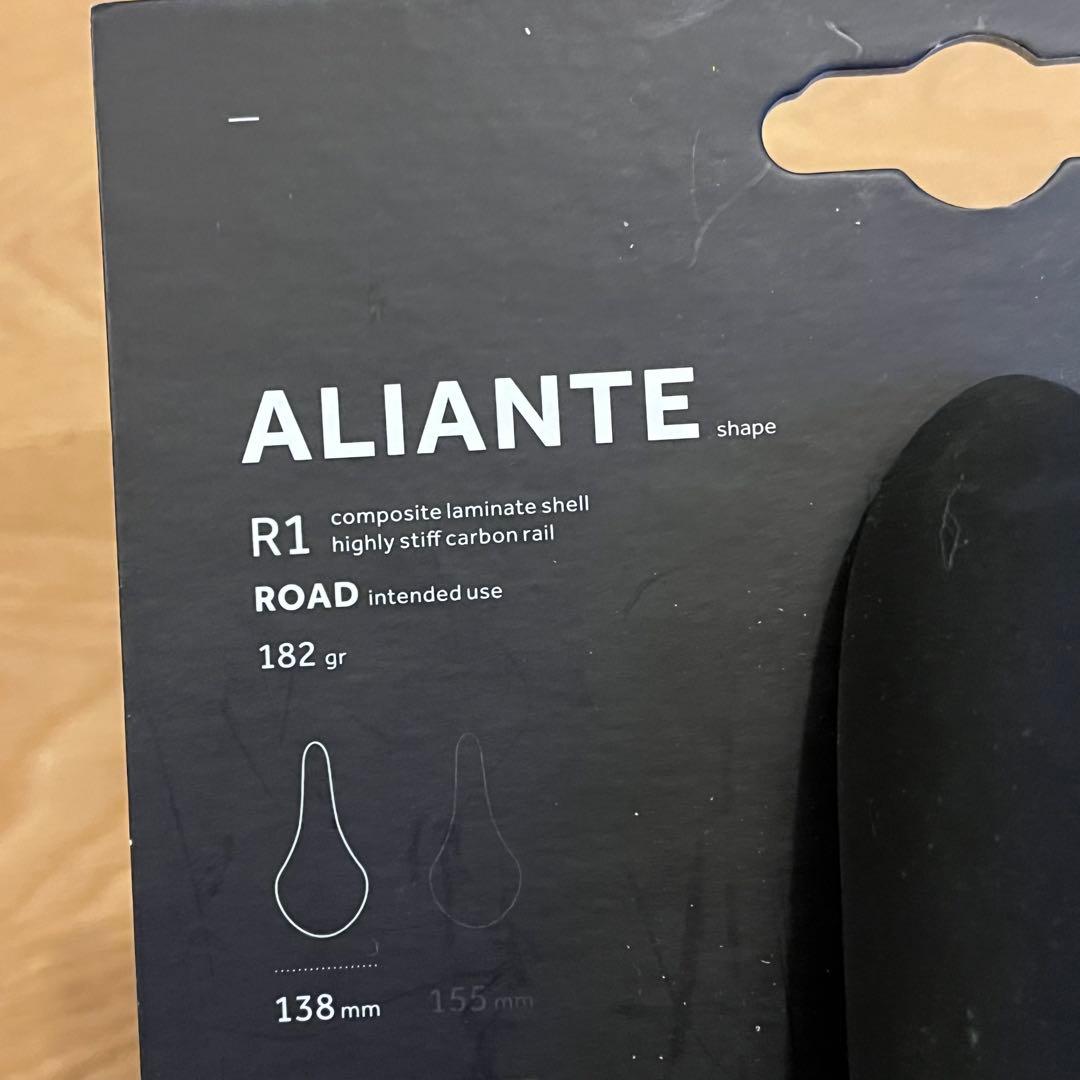 Fizik ALIANTE R1 カーボンレール サドル レギュラー